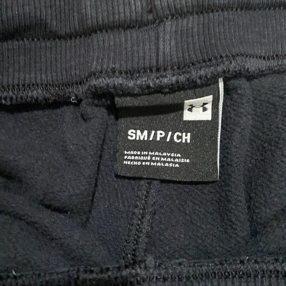 Under Armour Men's Black Athletic Shorts - Picture 5 of 6